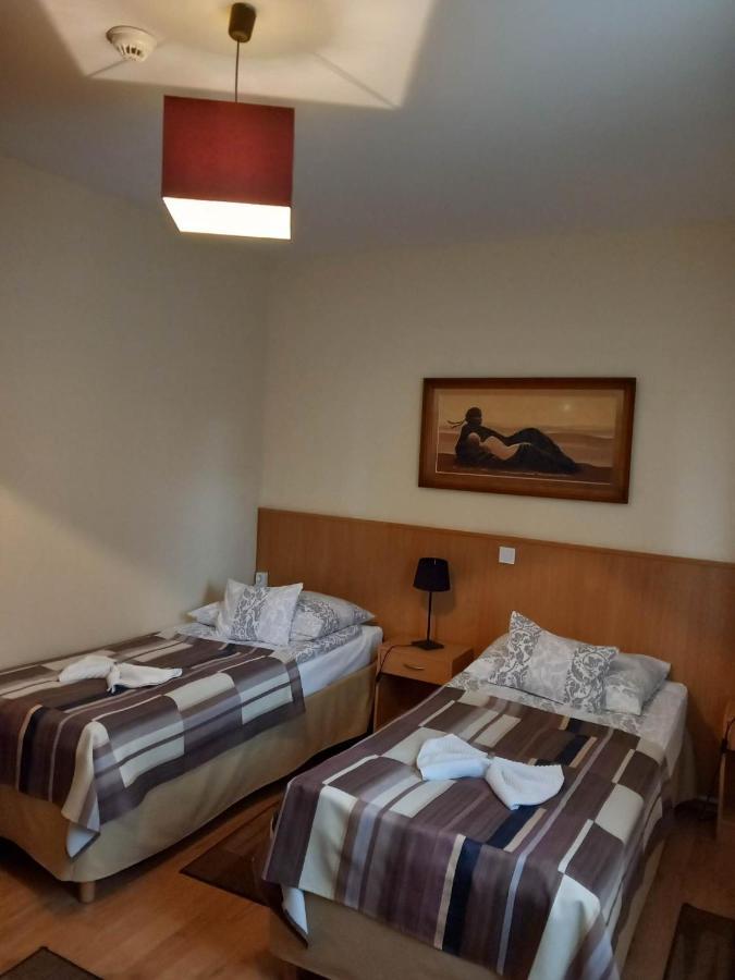 Kata Panzio Hotell Oroszlány Exteriör bild